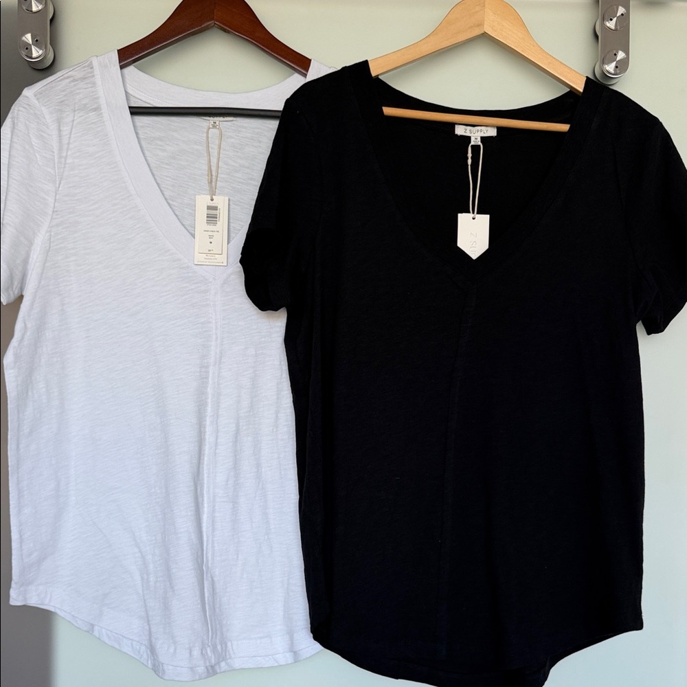 NWT Z Supply med Women's V-Neck T-Shirt Set - Black and White